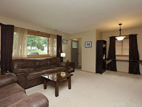 5th image of 733 21st Ave N