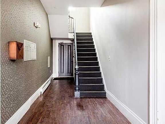4th image of 247 Warren St #7