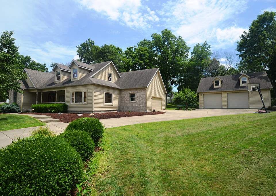 1st image of 759 Woodland Dr