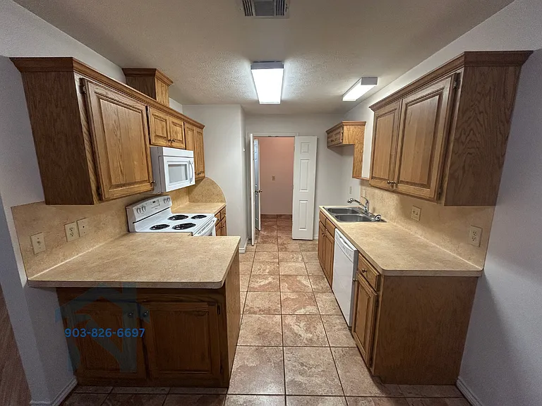 799 Houston St #A — Photo 1