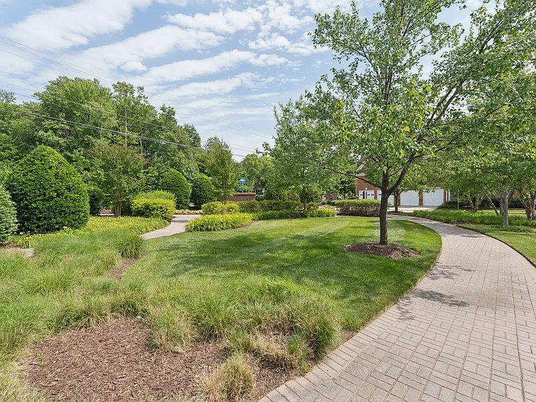 12810 Falcon Wood Pl — Photo 32