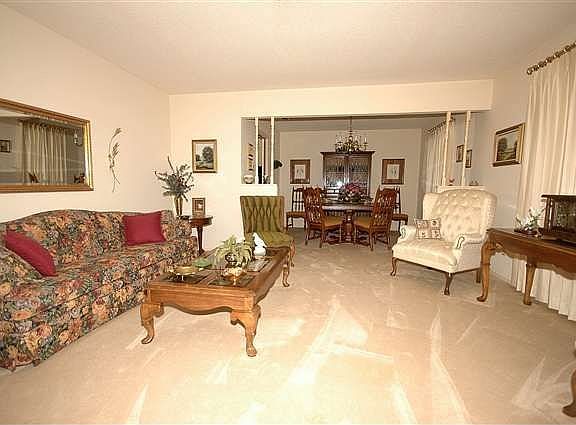 4th image of 512 Richland Dr