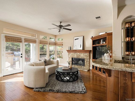 4th image of 225 Borrego Ct