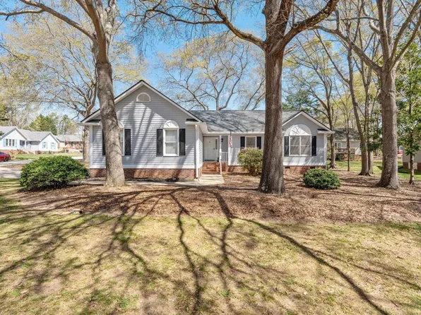 1 E Marley Ln, Simpsonville, SC 29681