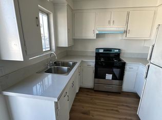 4172 W 118th St #D, Hawthorne, CA 90250