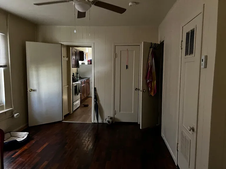 126 S Duncan St #B — Photo 6