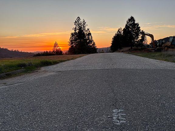 2nd image of Moffett Ranch Rd
