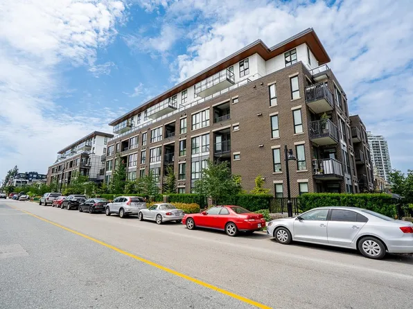 750 Dogwood St #611, Coquitlam, BC V3J 4B5