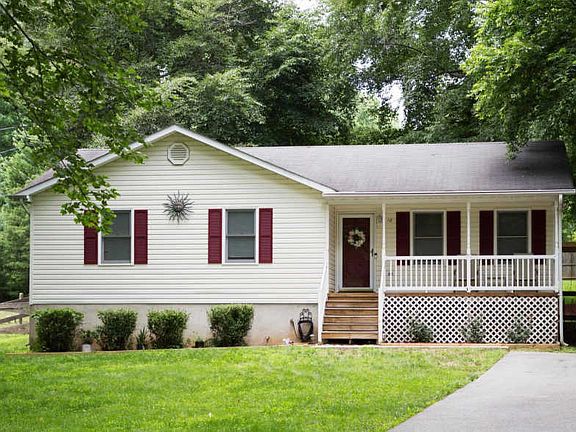 4th image of 10 Oak Ln