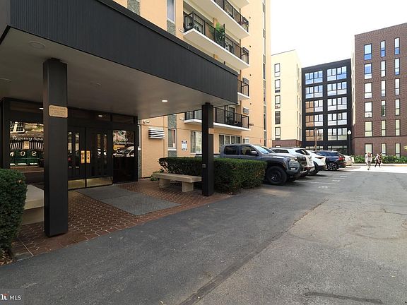 2nd image of 200 Highland Ave APT 210