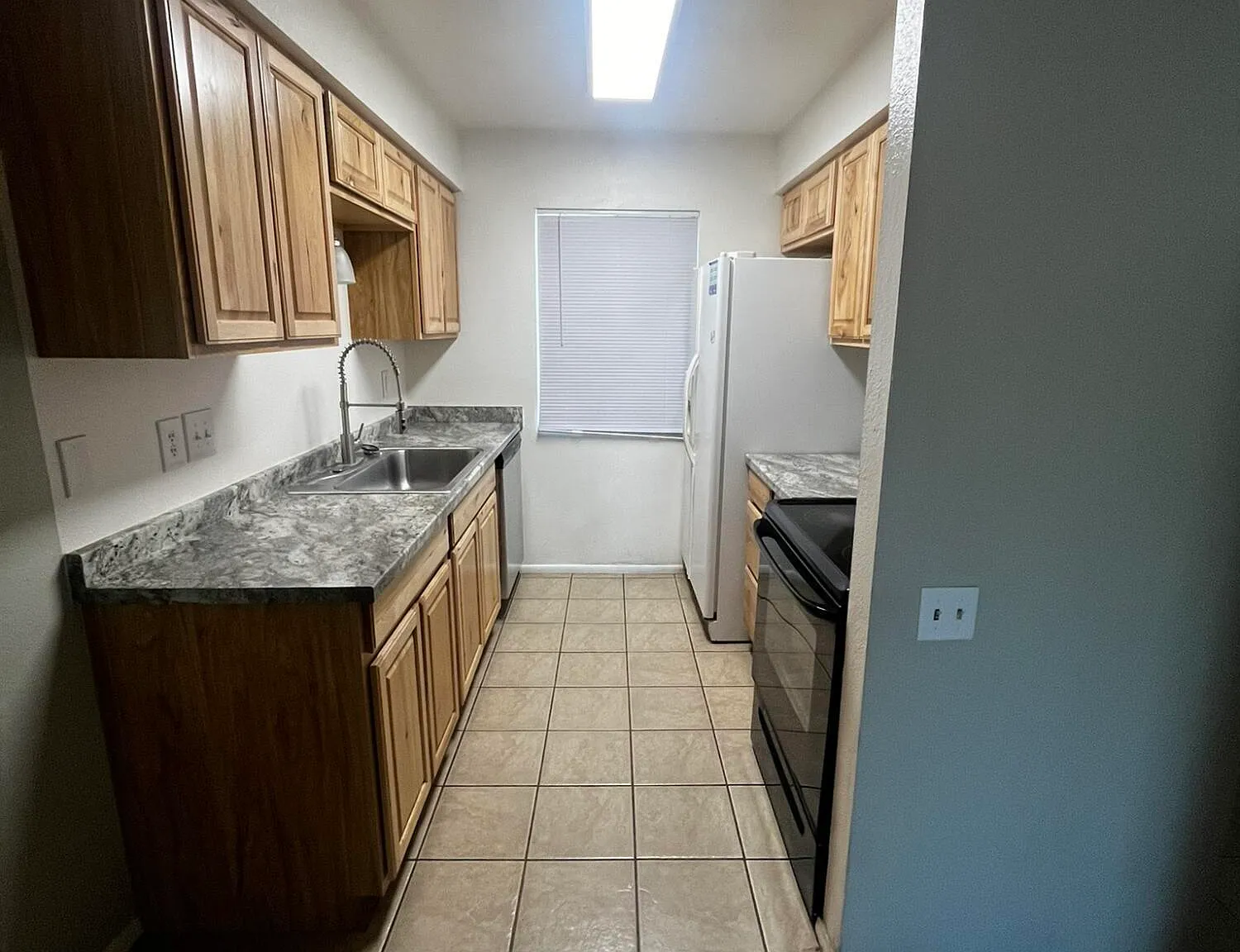 3 bed, 2.0 bath, 1016 sqft, $1,450 — Photo 4