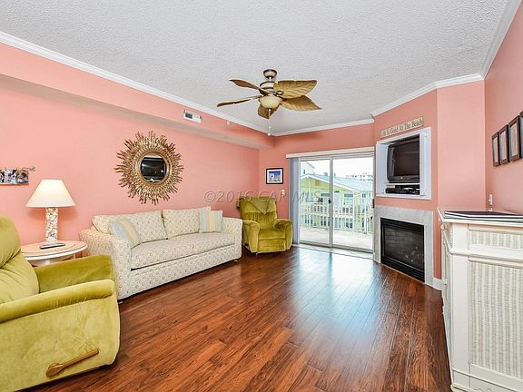 3rd image of 10 79th St Unit 202