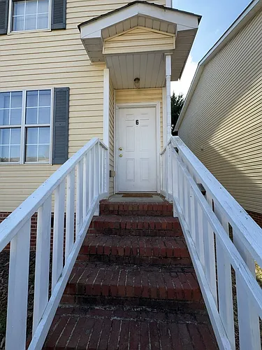 2 bed, 1.5 bath, $1,000 Photo 1 2 bed, 1.5 bath, $1,000 Photo 1