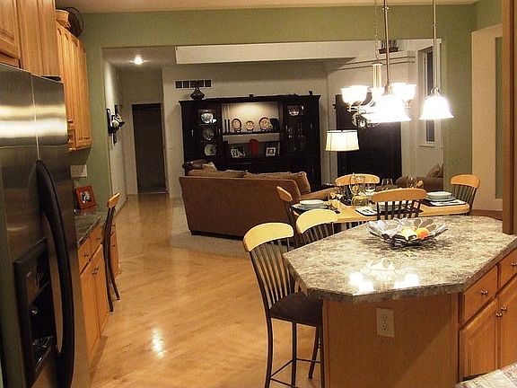 3rd image of 823 Dorgene Ln