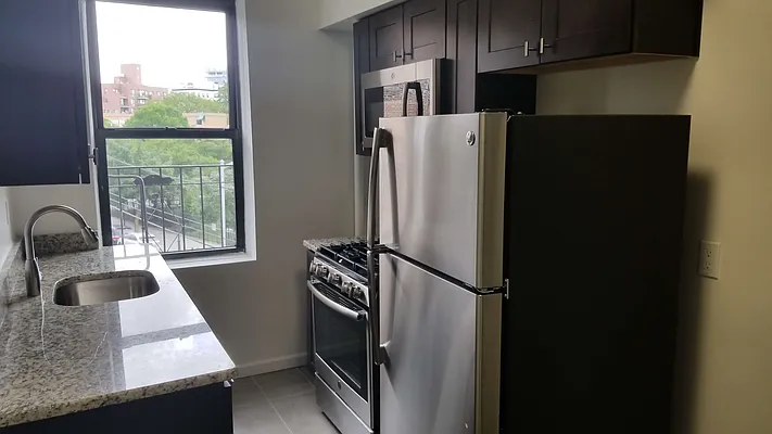 Rented by Realty Queens LLC | media 9