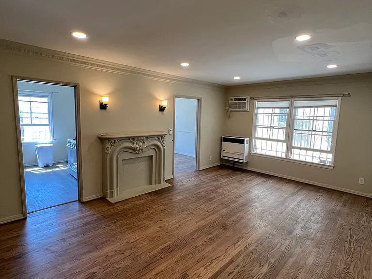 463 N Genesee Ave #463 — Photo 7