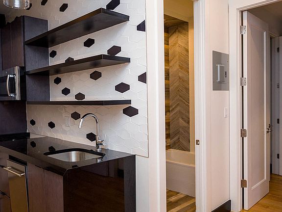 4th image of 277 Irving Ave #2S