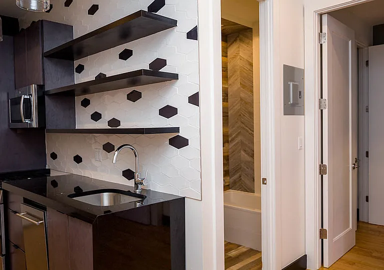 277 Irving Ave #2R — Photo 2