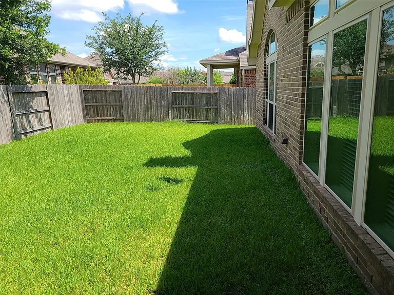 10318 Bellago Ln — Photo 17