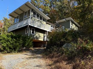 553 Shannondale Rd, Harpers Ferry, WV 25425