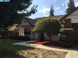2805 W Elowin Ct, Visalia, CA 93291