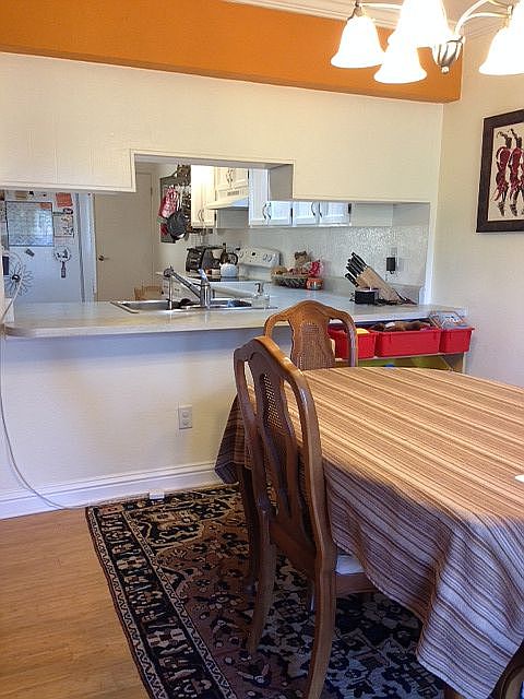 Dining room to kitchen