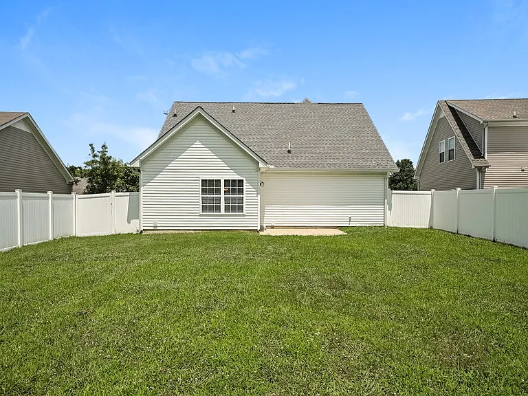 2004 Deer Valley Dr — Photo 17