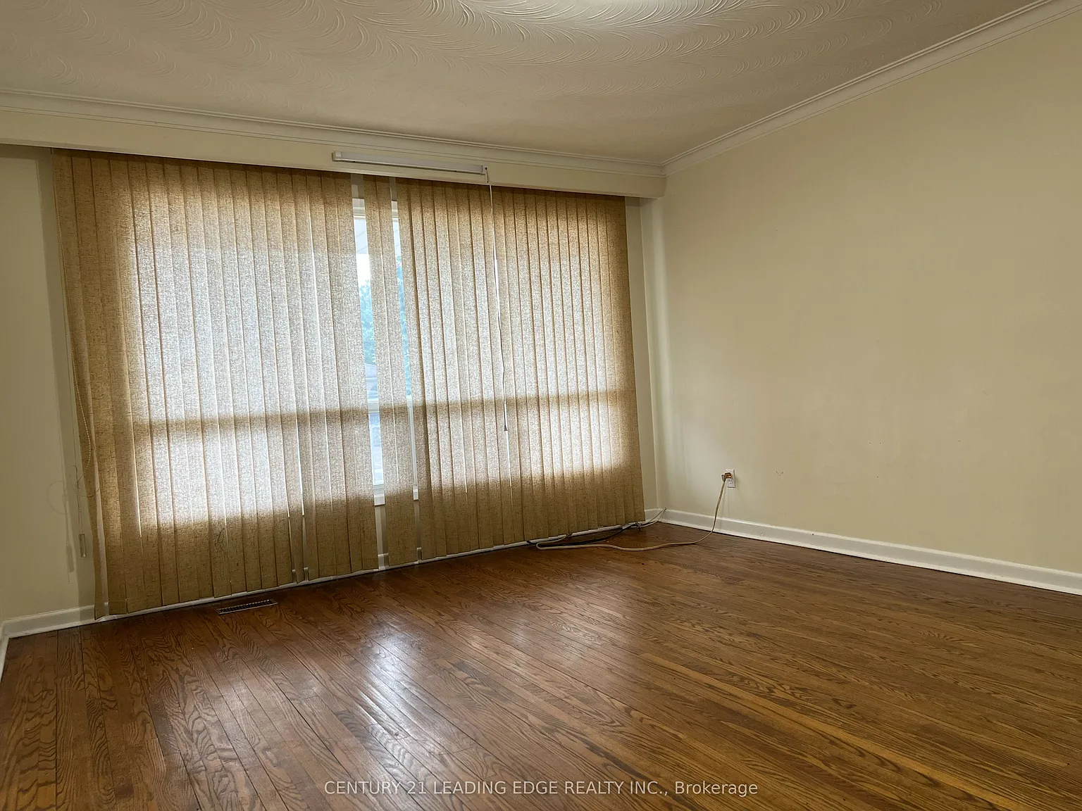 8 bed, $4,500 — Photo 4