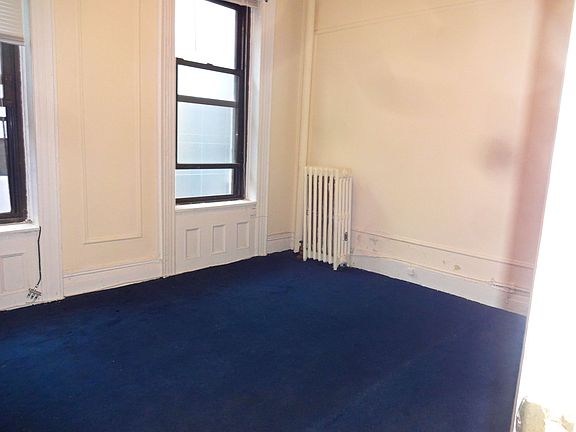 3rd image of 330 E 65th St #41