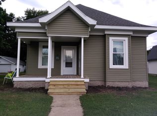 1608 Madison Ave, Charleston, IL 61920