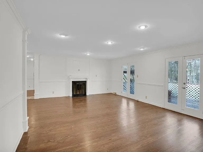 408 Wilby Dr — Photo 5