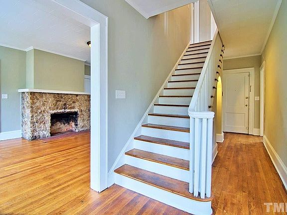 2nd image of 601 N Hyde Park Ave