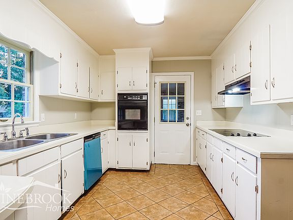 5th image of 1201 Wakefield Dr