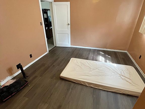 3rd image of 8628 233rd St Floor 1