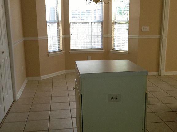 4th image of 8516 Stonebridge Dr