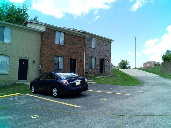 4th image of 55 Ashwood Ct #F