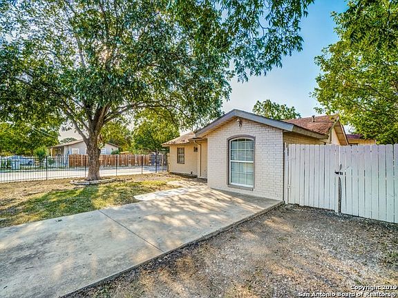 4th image of 550 E Ansley Blvd
