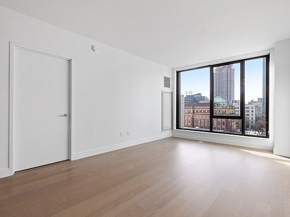 5th image of 2719 44th Dr APT 11B