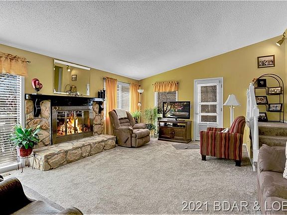 4th image of 920 Shawnee View Dr