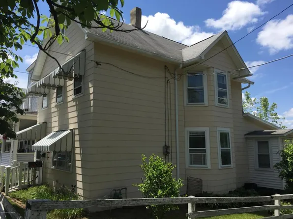 40 Hill St, Wilkes Barre, PA 18705