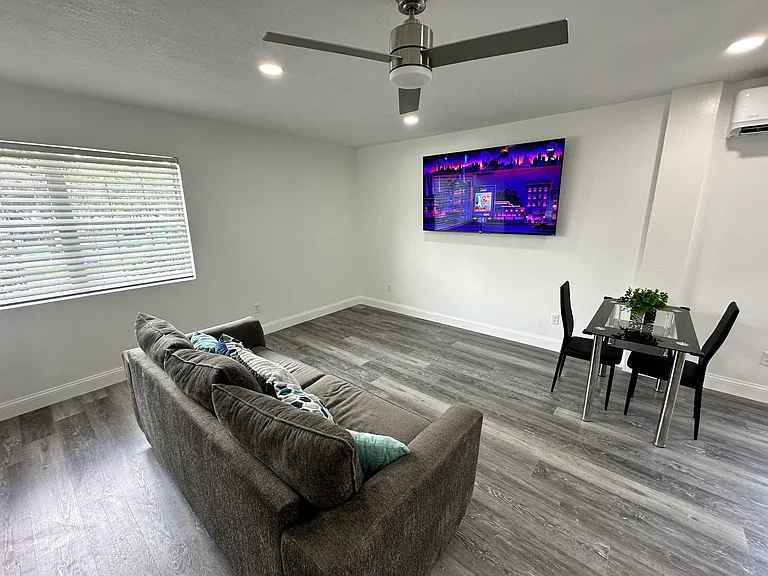 117 Whittier Ln — Photo 4