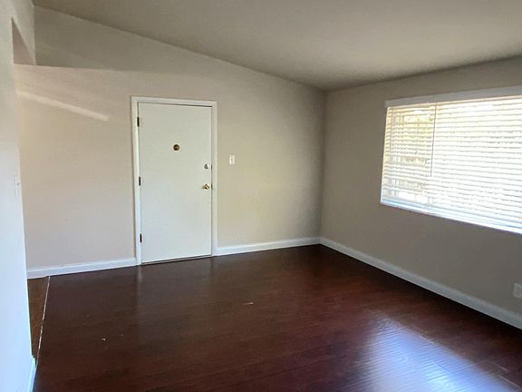 3rd image of 701 Lepere Ave #G