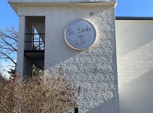 913 4th St #3, Charleston, IL 61920