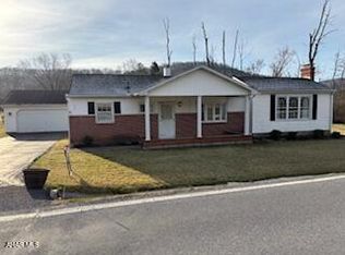 1112 Scotch Valley Rd, Hollidaysburg, PA 16648
