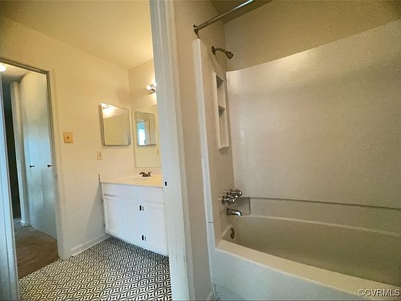 5th image of 1517 Kemper St