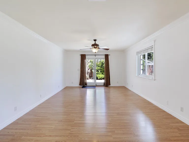 3209 Warwick Rd — Photo 13