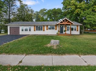 156 Bullseye Lake Rd, Valparaiso, IN 46383