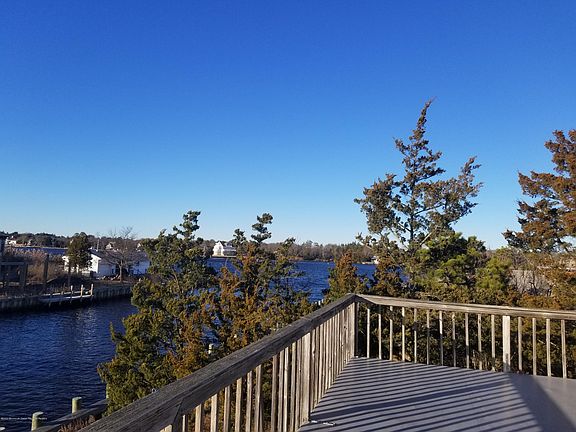 3rd image of 919 Seagull Dr