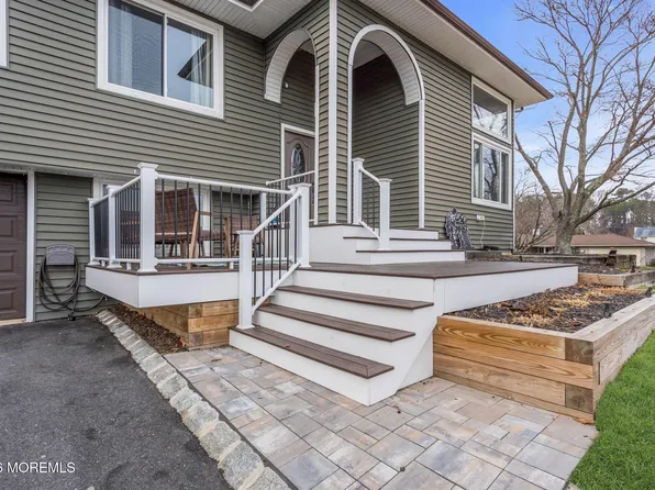 7 Apache Drive, Toms River, NJ 08753