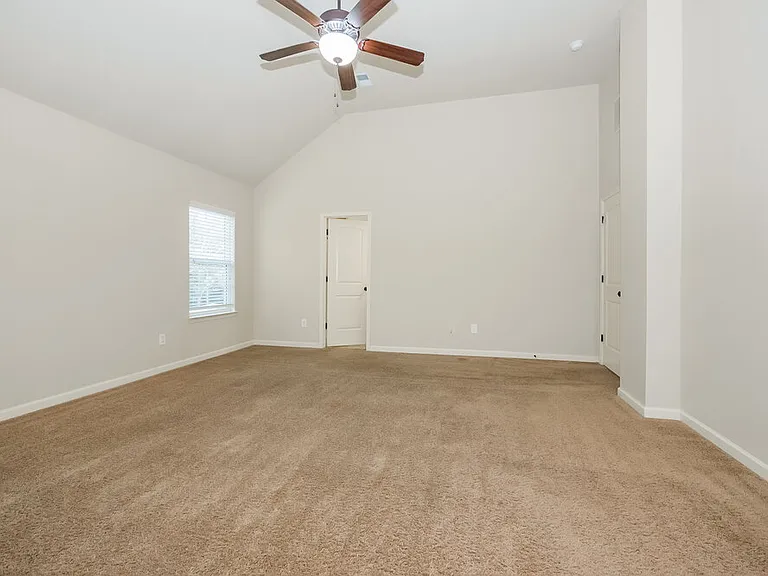 917 Piedmont Dr — Photo 10